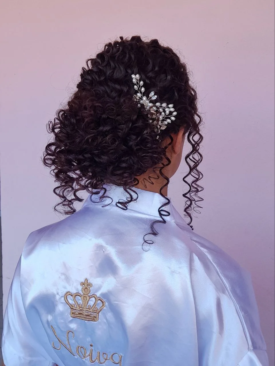 Penteado de noiva em cabelo crespo natural