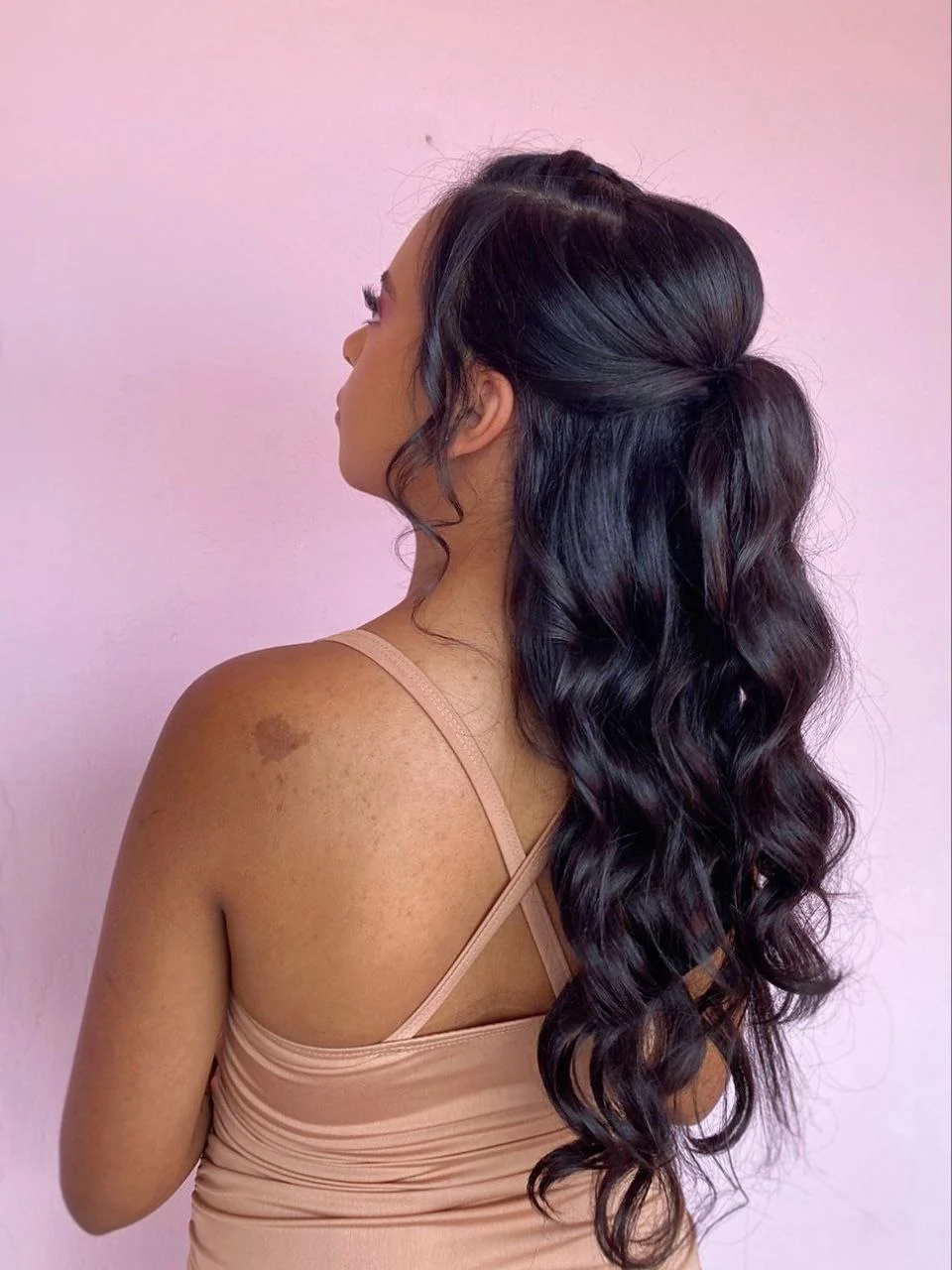 Penteado com ondas para festa de formatura